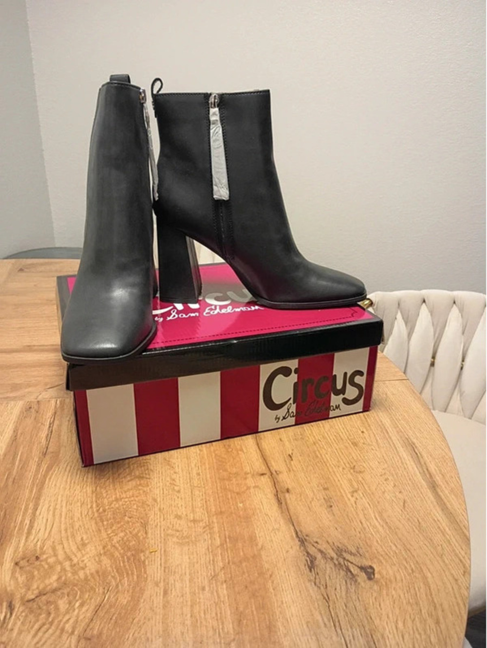 Circus Leather ankle boots size 9 in Black